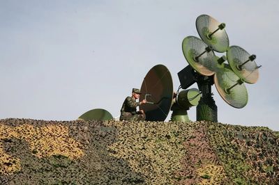 火箭军某部实战对抗演练 多科目锤炼战场硬功